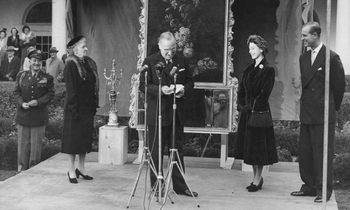 Harry S. Truman traf die Queen in Washington im Jahr 1951. Damals war sie noch Prinzessin Elizabeth. Wenige Monate später starb ihr Vater George VI. - Elizabeth wurde zur Königin. Truman blieb noch bis 1953 im Amt.