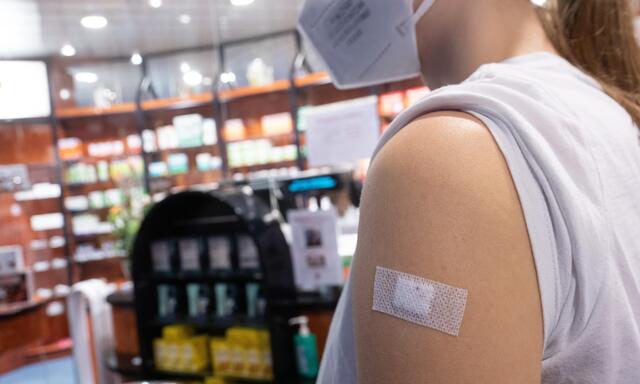 Die Möglichkeit, sich auch in Apotheken impfen zu lassen, könnte die Durchimpfungsraten erhöhen. 