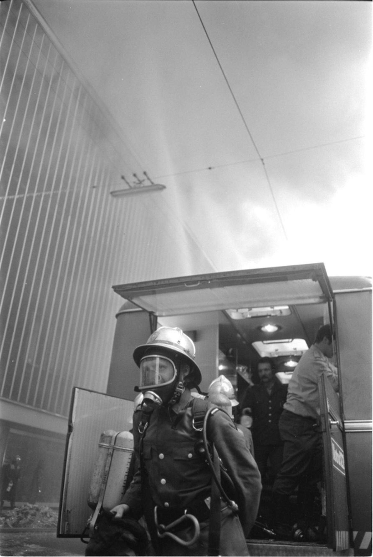 Bei der Feuerwehr wurde die höchstmögliche Alarmstufe 8 ausgelöst.