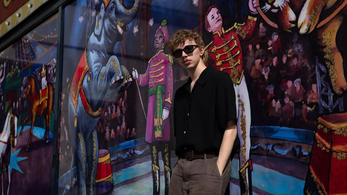 Oskar Haag on Klimt's "The Kiss" and His New Album "Lost Cause