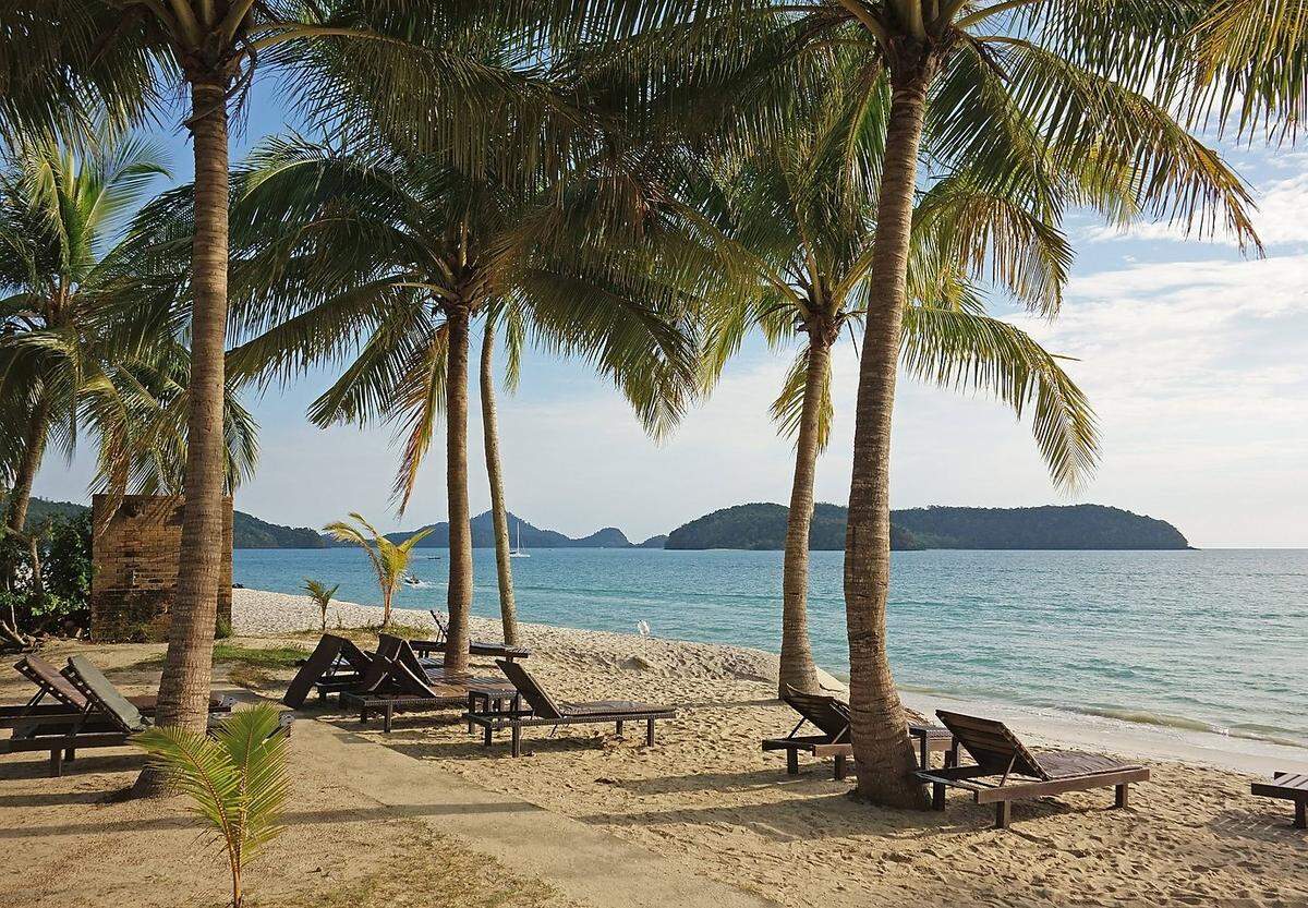 Malaysia hat sich zwischen den Touristen-Hotspots Vietnam und Thailand noch nicht so hervortun können - dabei ist das Land nicht weniger faszinierend. Und bietet genauso schöne (und weniger überlaufene) Strände: Die Insel Langkawi entwickelt sich zum Geheimtipp unter Luxus-Fernurlaubern.