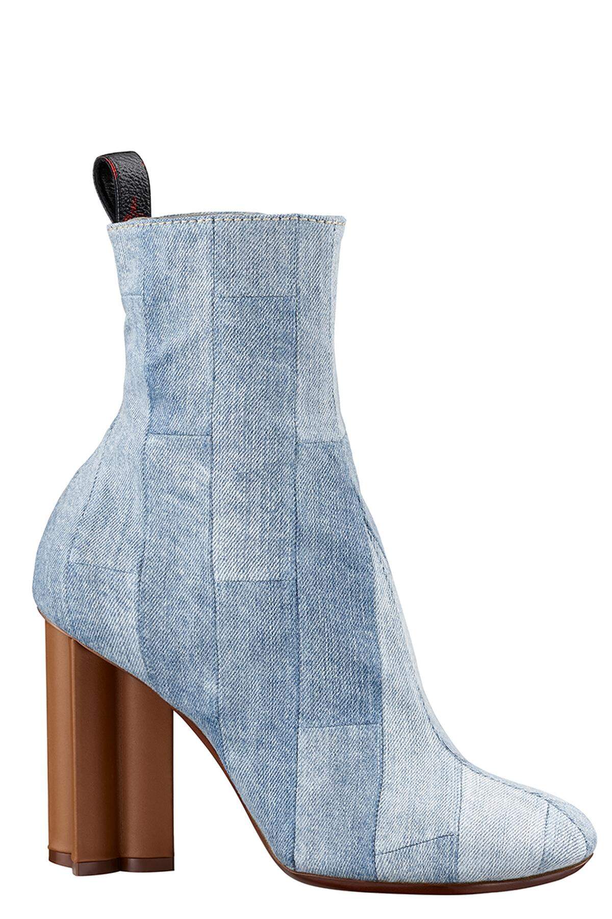 Passend dazu sind die Booties von Louis Vuitton kombinierbar.