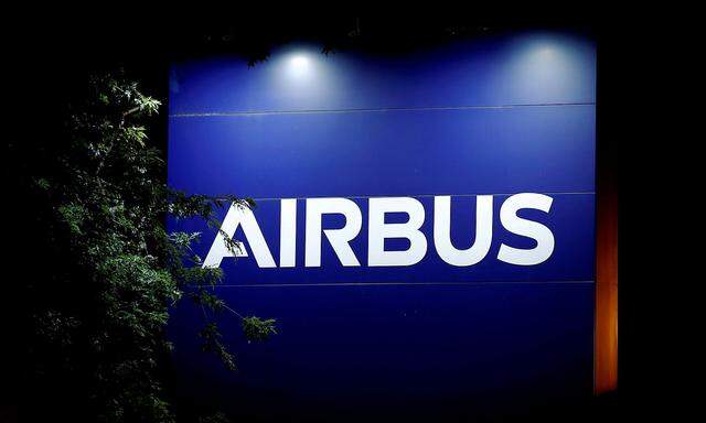 FILE PHOTO: FILE PHOTO: A logo of Airbus is seen at the entrance of its factory in Blagnac near Toulouse