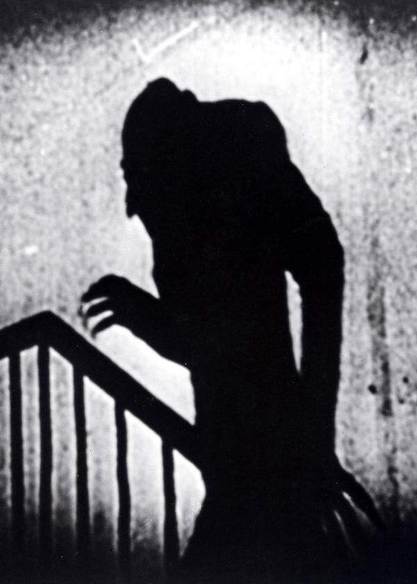 Murnaus Film „Nosferatu – Eine Symphonie des Grauens“ von 1922 prägte die Ästhetik des monströsen Vampirs mit.