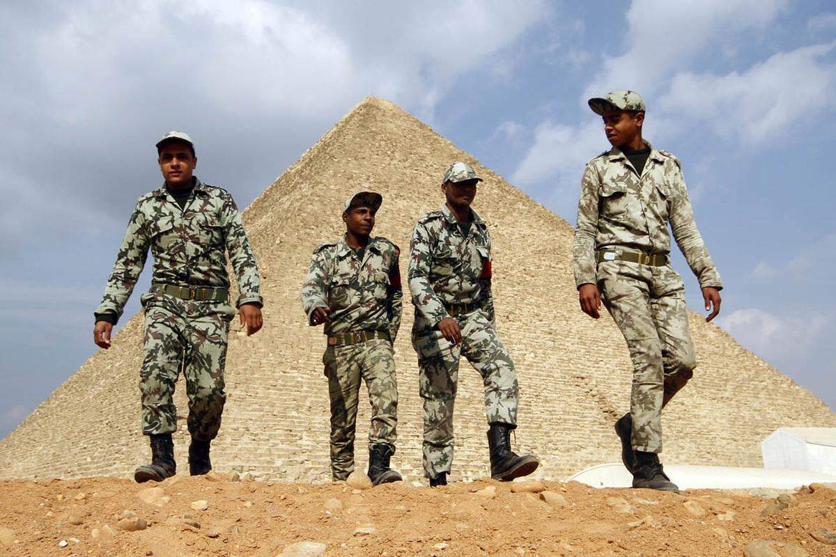 Nach Ausbruch der Unruhen in Kairo wurden die Pyramiden gesperrt. Nun sind sie zwar wieder für Touristen geöffnet - es kommen aber kaum Besucher.
