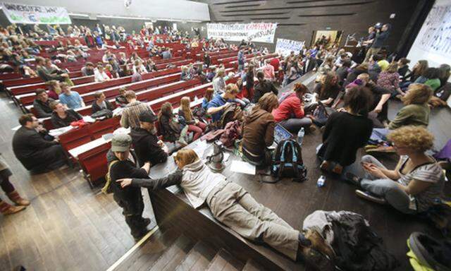 Wien Studenten besetzen Audimax