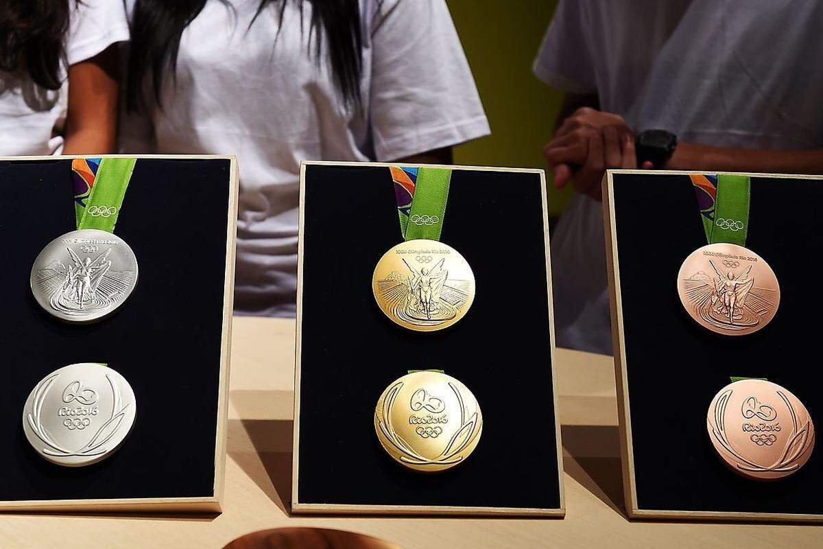Medaillenentscheidungen stehen auf dem Programm, 136 für Frauen, 161 für Männer und 9 in Mixed-Bewerben.