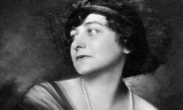 Die Komponistin Camilla Frydan (Porträt aus „Dame“, 1919) 