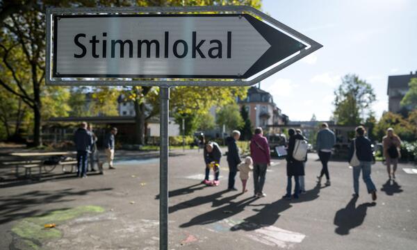 Bedeutender als Parlamentswahlen sind für die Politik in der Schweiz die vierteljährlichen Volksabstimmungen.