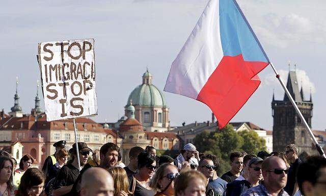 Ein Bild von einer Demonstration in Prag gegen Einwanderung, die Mitte September stattgefunden hat.