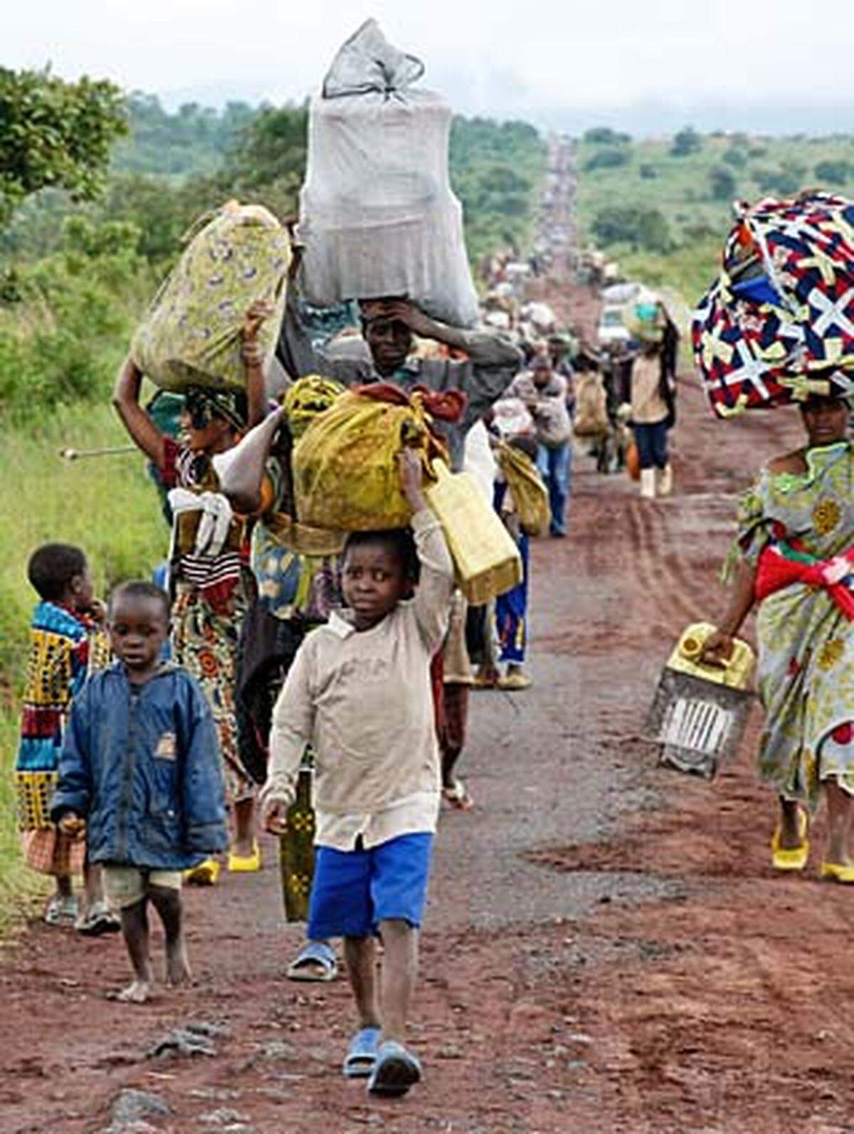 Es herrscht wieder Krieg in der Demokratischen Republik Kongo: Seit Ende Oktober 2008 kämpfen in der Provinz Nord Kivo Rebellen gegen die kongolesische Armee.  Doch wer sind die Rebellen, was wollen sie und gegen wen kämpfen sie?