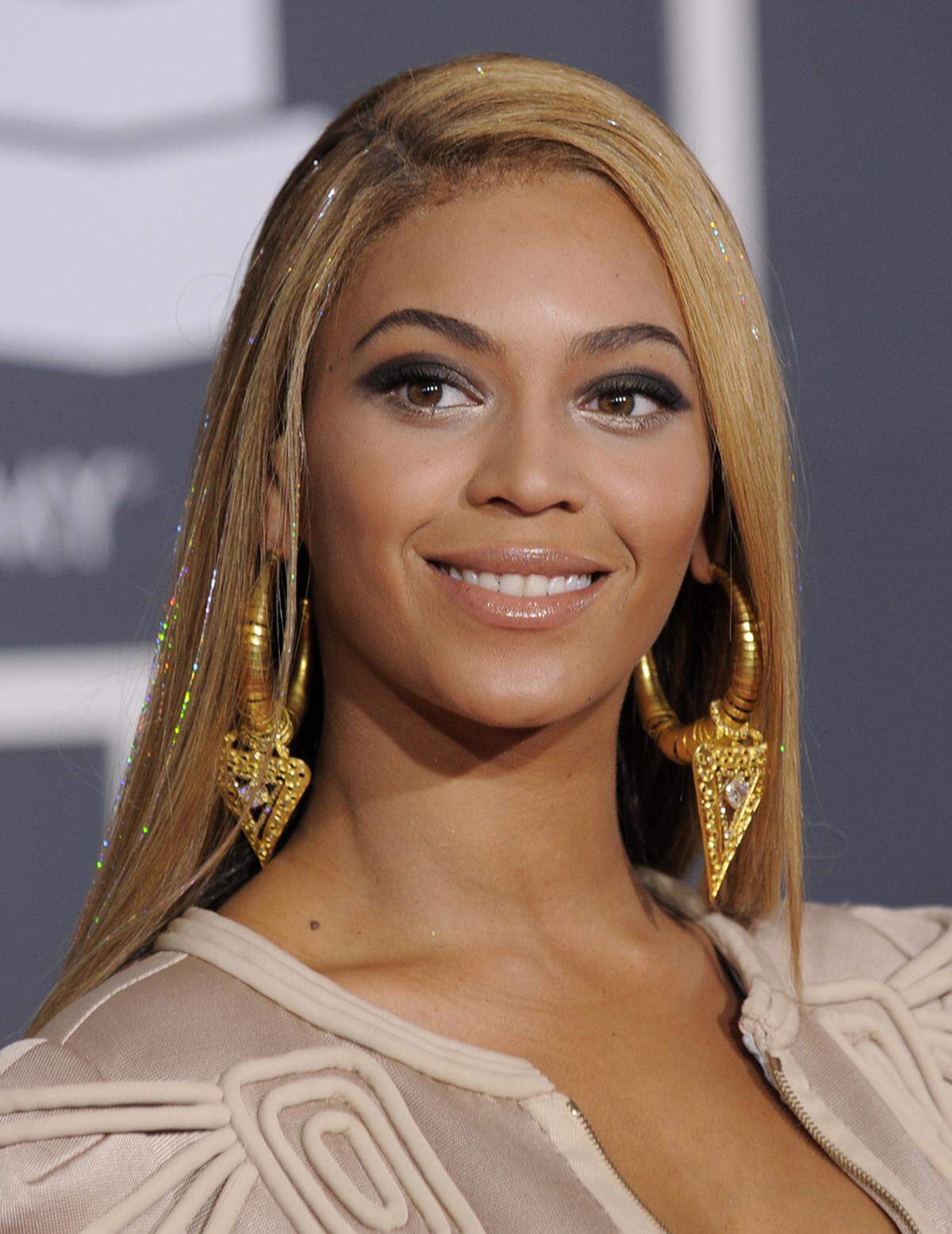 Platz 1 auf der Forbes-Liste der reichsten Paare schaffte Sängerin Beyonce  mit Ehemann Jay Z. Wenn es um die einflussreichsten Frauen geht, belegt sie Platz 32.