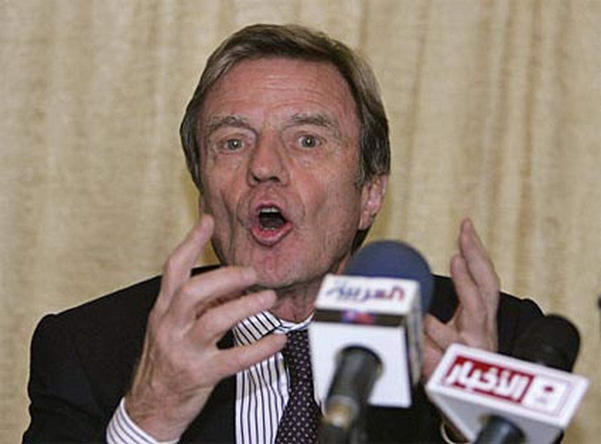 "Wenn man keine Minarette mehr bauen kann, dann bedeutet es, dass man eine Religion unterdrückt. Das ist ein Ausdruck von Intoleranz, und ich verabscheue Intoleranz." Frankreichs Außenminister Bernard Kouchner.