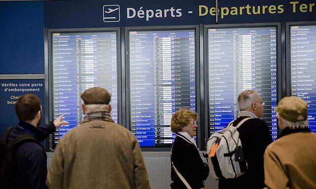 Auch am Flughafen Charles de Gaulle in Paris werden am Mittwoch und Donnerstag einige Passagiere stranden.