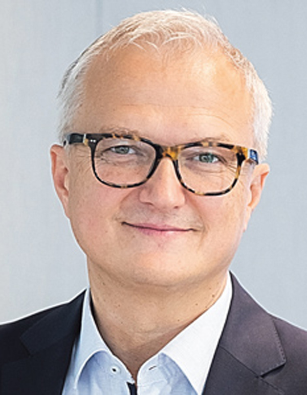 Mag. Ricardo-José Vybiral, MBA CEO KSV1870 Holding AG