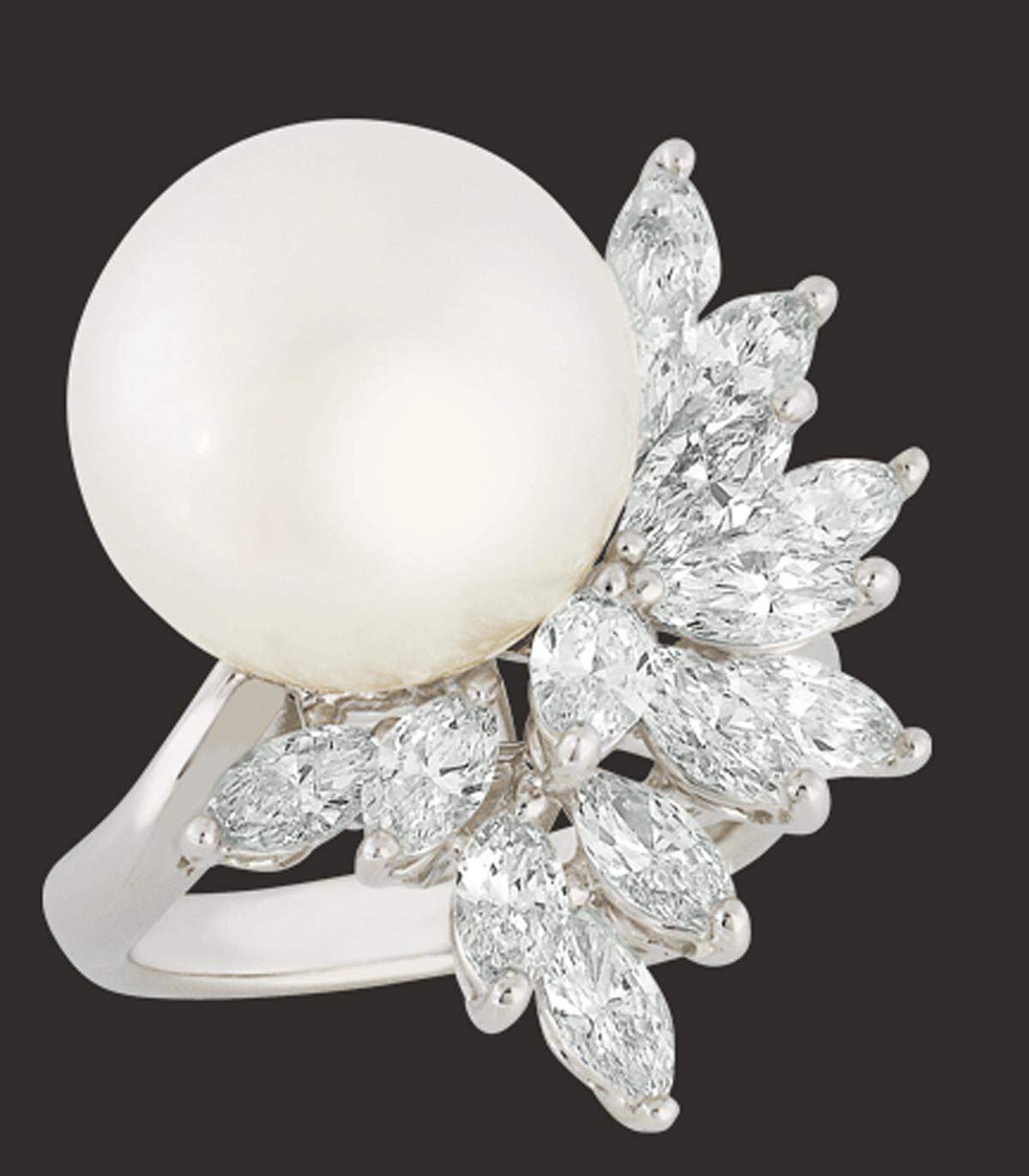 Auf Eiszapfen thront auch diese Perle von Juwelier Wagner.
