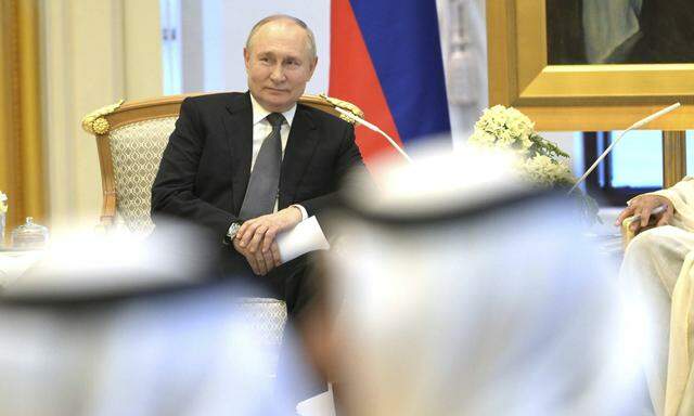 Derzeit ist Wladimir Putin in den Vereinigten Arabischen Emiraten und Saudiarabien unterwegs. 