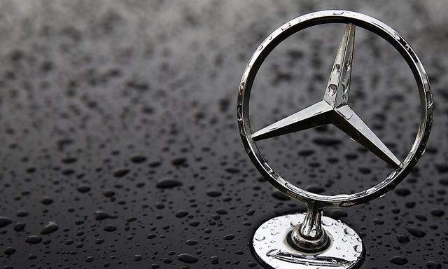 Das Logo von Mercedes-Benz, eine Tochterunternehmen der Daimler AG.