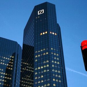 Noch stehen die Zeichen bei der Deutschen Bank in Sachen Zusammenschluss auf rot.