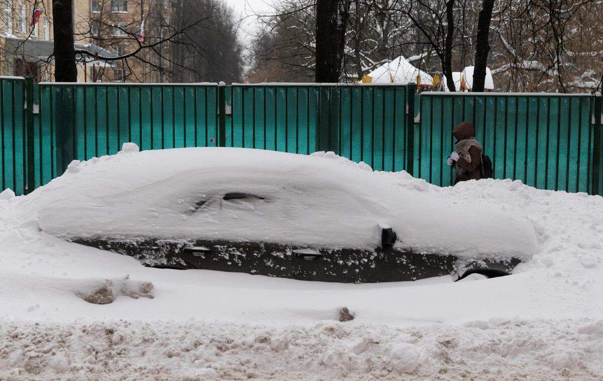 15. Dezember. Viel Schnee in der russischen Hauptstadt Moskau.