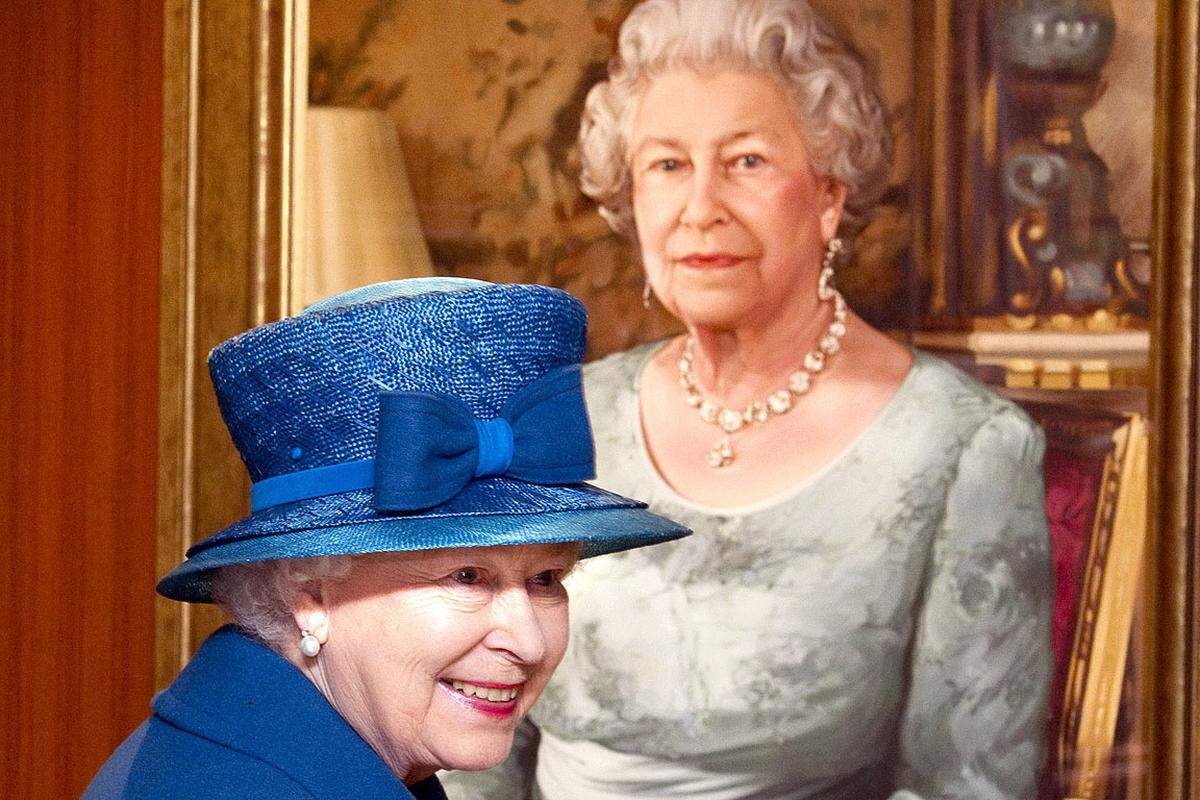 Damit hält sich Elizabeth II. nur an ein Versprechen, das sie den Briten schon 1947 in einer Rede zu ihrem 21. Geburtstag gegeben hat: "Mein ganzes Leben, sei es kurz oder lang, werde ich in Euren Dienst stellen."