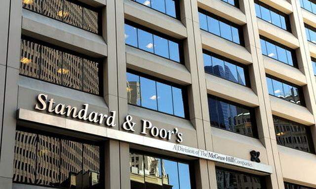 FILE USA STANDARD AND POORS REDUCES SPAIN RATING