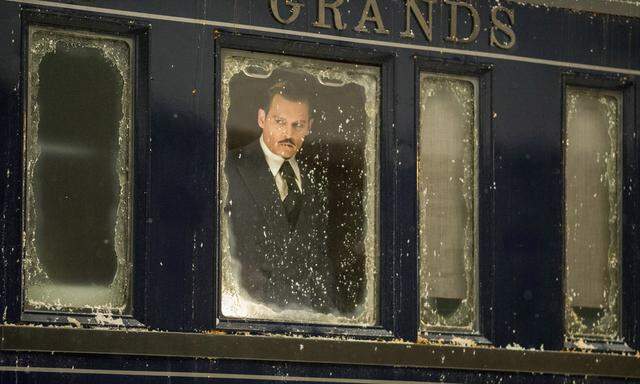 Im Orient-Express reist ein illustres Schauspielerensemble (im Bild: Johnny Depp).