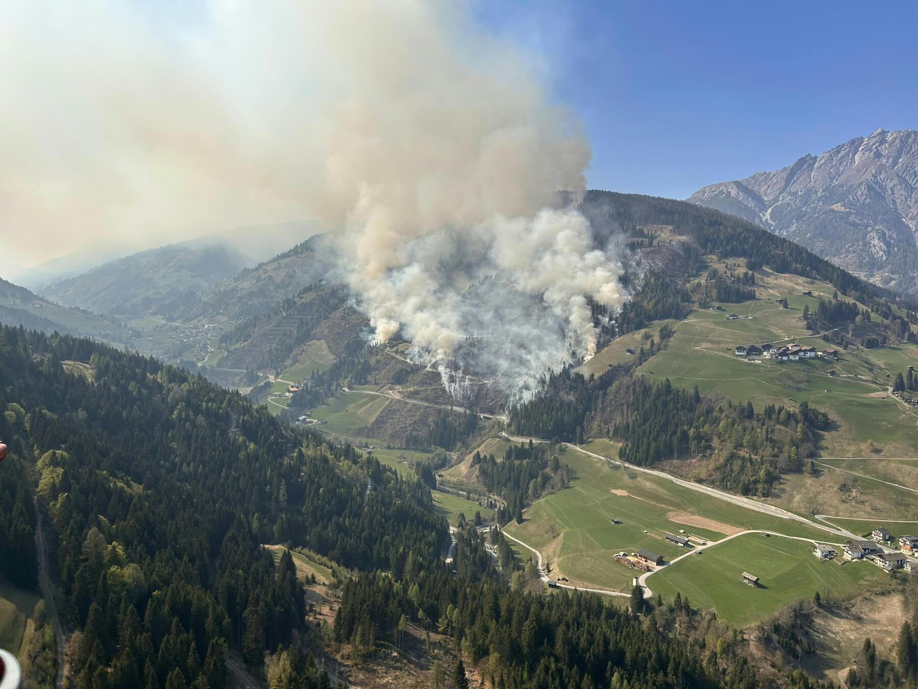 Waldbrand im Lesachtal breitet sich über Nacht auf 110 Hektar aus