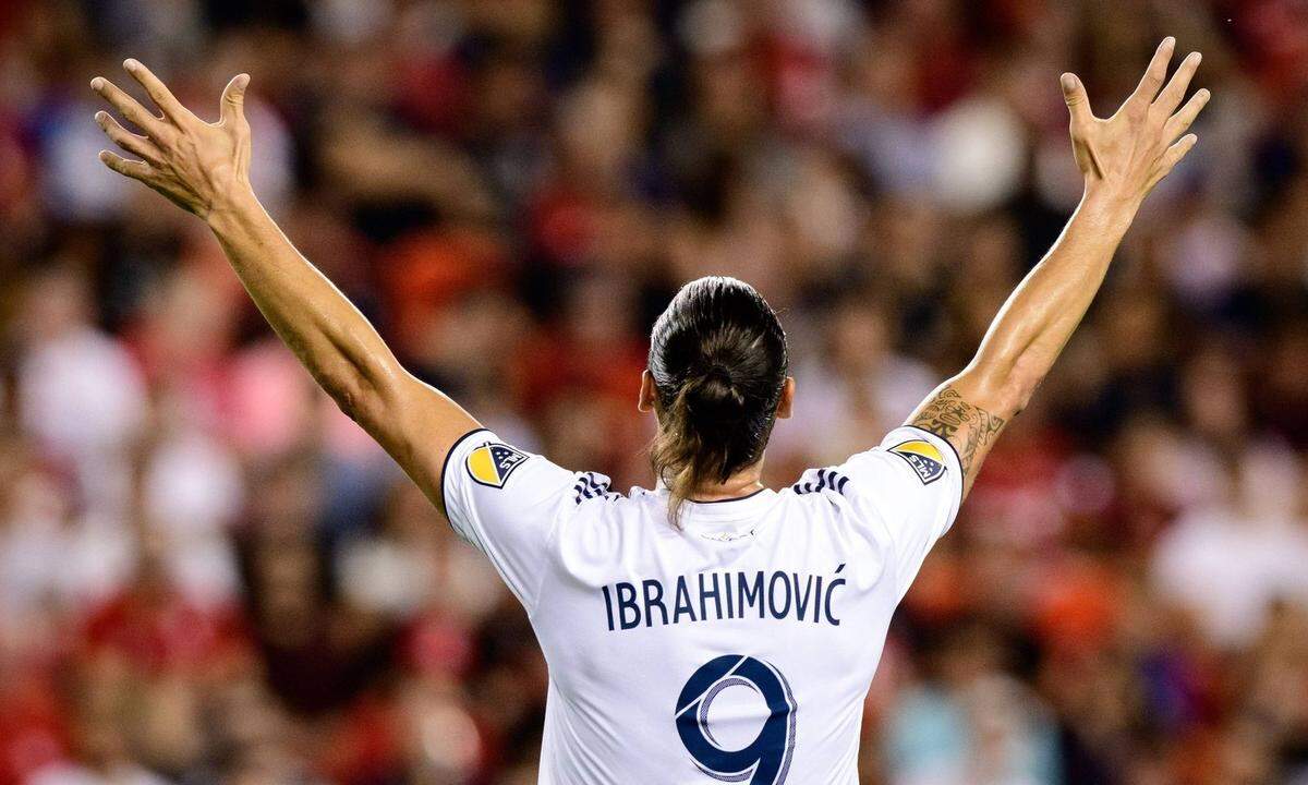 In letzter Zeit tendiert Ibrahimovic aber eher zum großen Knopf.