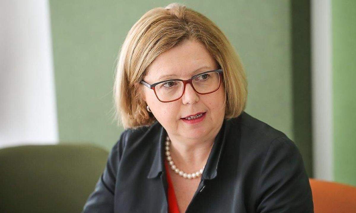 Brigitte Guttmann ist seit 1. September Mitglied des ehrenamtlich tätigen Vorstands bei Zweite Sparkasse. Zuvor war sie Bereichsleiterin in der Ersten Bank Österreich und ist seit 2013 eine der Geschäftsführerinnen der sDG Dienstleistungsgesellschaft mbH.