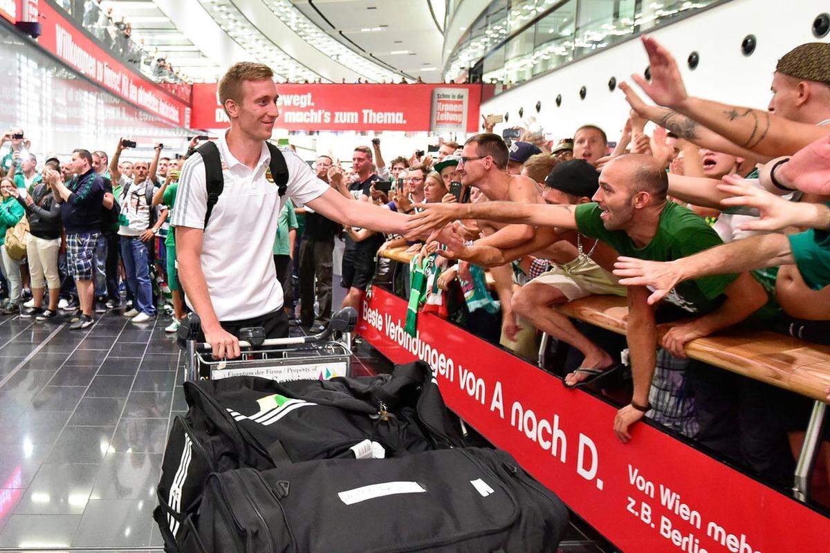 Robert Beric legte mit seinem Treffer zum 1:0 den Grundstein für die Sensation.