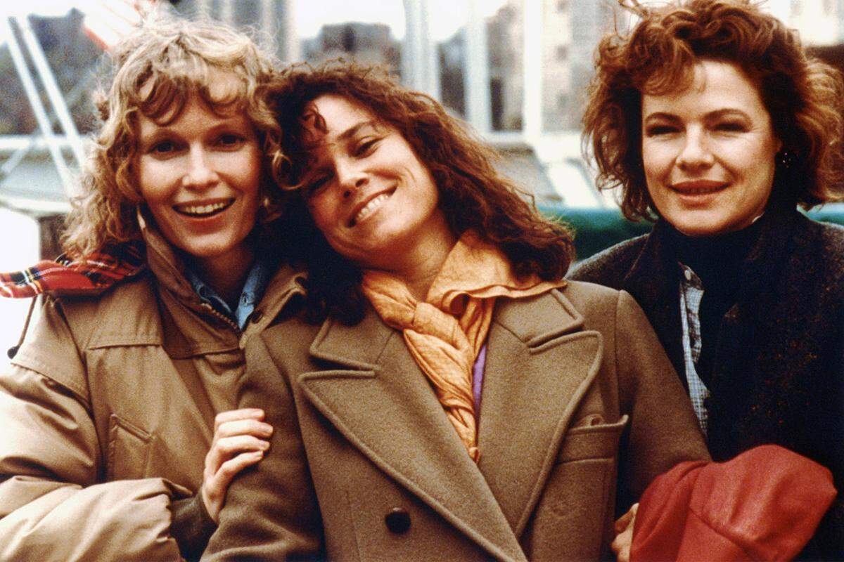 Das Beziehungsdrama um die verschlossene Hannah (Mia Farrow) und ihre Schwestern Lee (Barbara Hershey) und Holly (Dianne Wiest) gilt als vielschichtigster Film Allens.