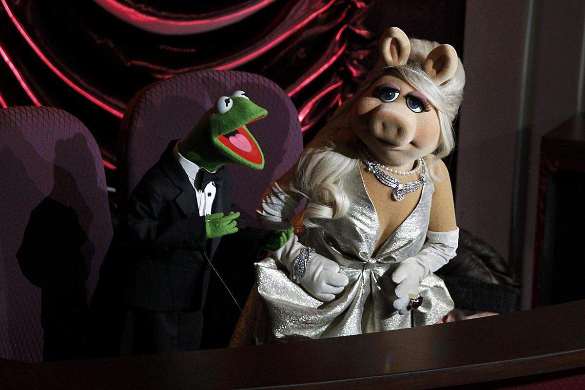Nur in einer Nebenkategorie nominiert waren die Muppets - doch in dieser siegten sie. Als Bester Song wurde "Man or Muppet" von Komponist Bret McKenzie ausgezeichnet. Hier waren überhaupt nur zwei Songs nominiert, neben "Man or Muppet" noch "Real in Rio" aus "Rio". Sonst fand die Oscar-Jury offenbar keinen Song erwähnenswert.