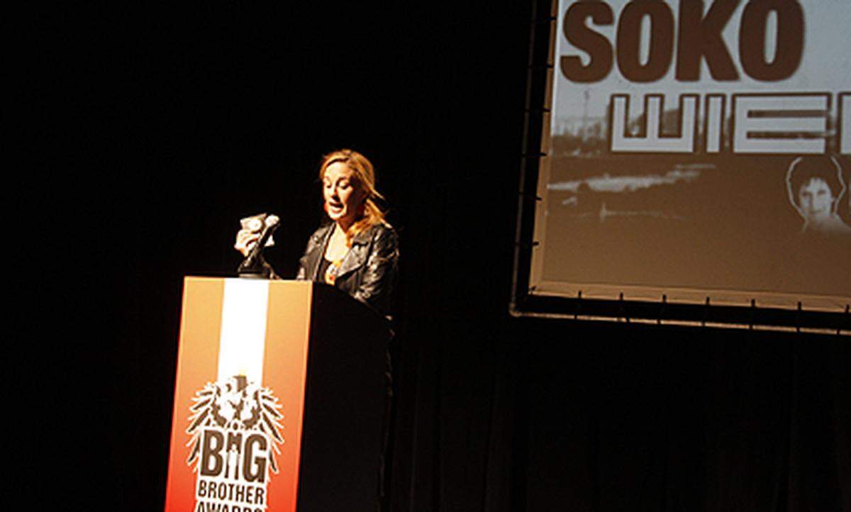 Lilian Klebow, die Kommissarin aus der TV-Serie "Soko Donau", war die Laudatorin für die Kategorie "Business und Finanzen".