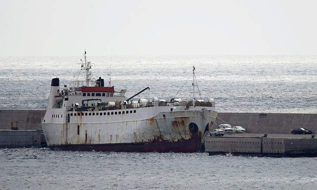 Livestock ship ´Karim Allah´ carrying Spanish cattle stranded on ship with suspected bluetongue