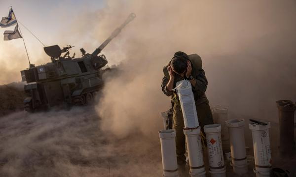 Auch für dieses Foto von Amir Cohen, das einen israelischen Soldaten zeigt, wurde die Nachrichtenagentur Reuters mit dem Pulitzer-Preis ausgezeichnet 
