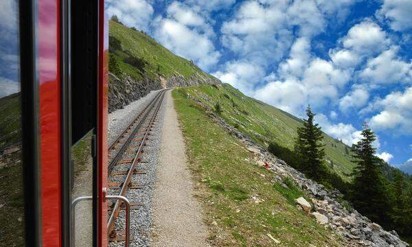 Die Bergfahrt sollte sich fortsetzen. Im Bild: Die Schafbergbahn bei St. Wolfgang.