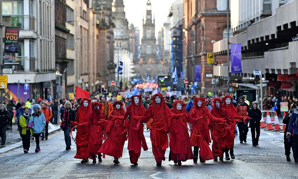 Mitglieder der "Red Rebel Brigade" in Glasgow