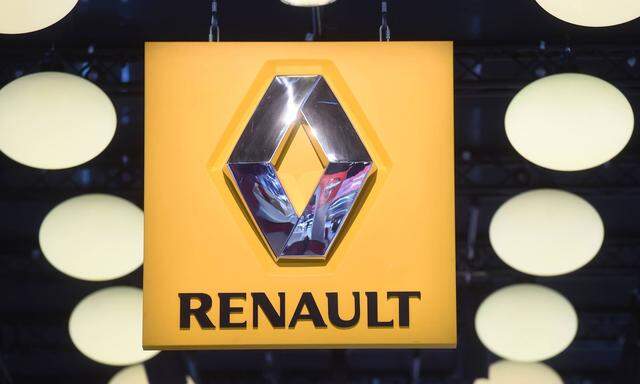 02 10 2014 Autosalon Paris Zweiter Pressetag ein Renault Logo kar001