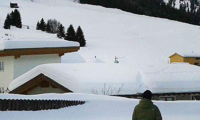 Die Experten des Landes haben am Dienstag eine leichte Entspannung bei der Lawinengefahr in Tirol gemeldet.