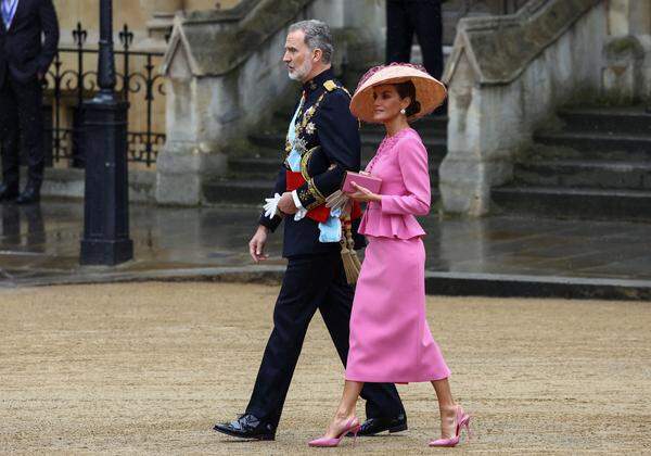 "Pretty in Pink" erschien auch Königin Letizia von Spanien mit König Felipe VI. 