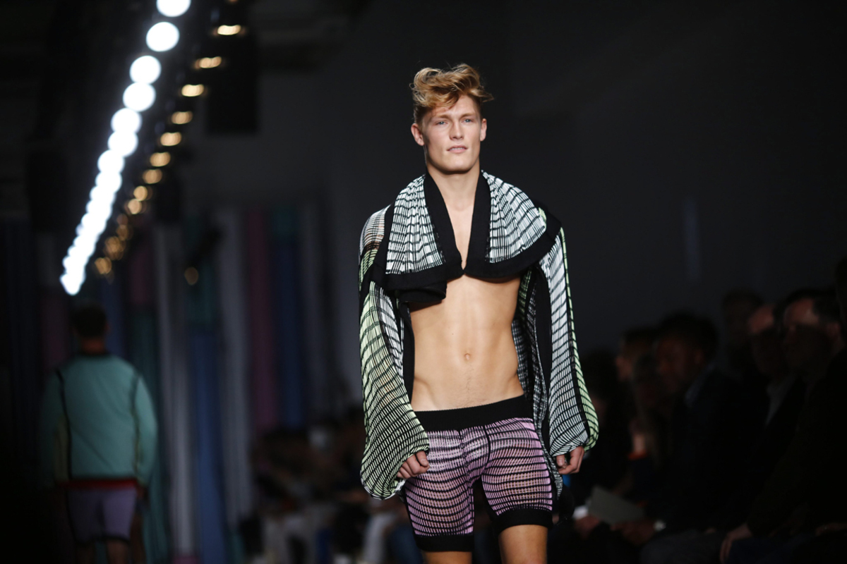 Alle guten Dinge sind drei: Auch bei Sibling  wurde das Sixpack präsentiert.