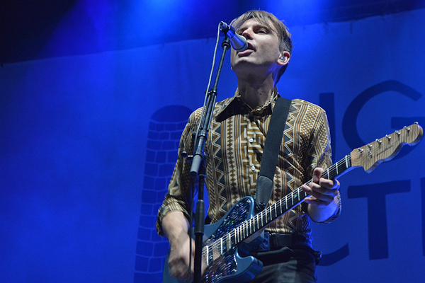 Auf der Bühne machte die Kapelle um Alex Kapranos - getreu dem Titel ihrer neuen Platte "Right Thoughts, Right Words, Right Action" - alles richtig.