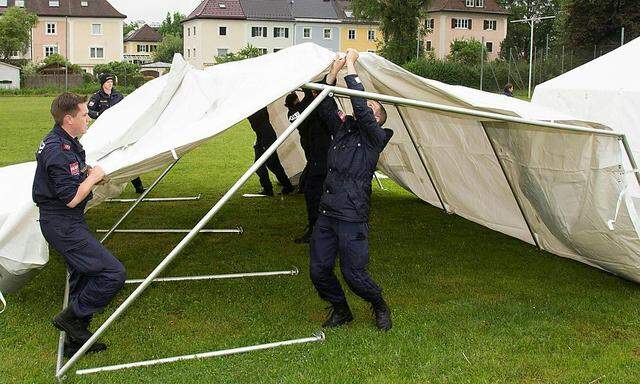 Zelte für Asylwerber