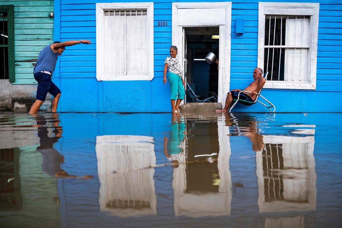 Auf Kuba hat der Sturm bereits für Überschwemmungen gesorgt. Hier ein Bild aus Batabano in der Provinz Mayabeque vom 28. August.