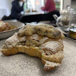 Der Crookie: Ein Croissant mit Cookie-Teig.