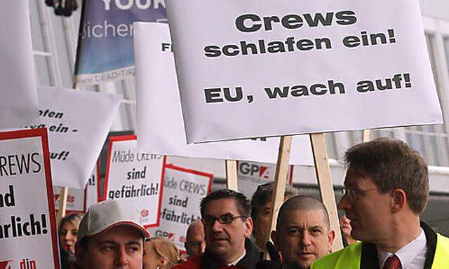 Proteste gegen Neuregelung der Flugdienstzeiten