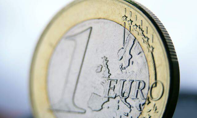 Der Euro hat am Freitag weiter zugelegt und ist auf den höchsten Stand seit fast zwei Monaten gestiegen.