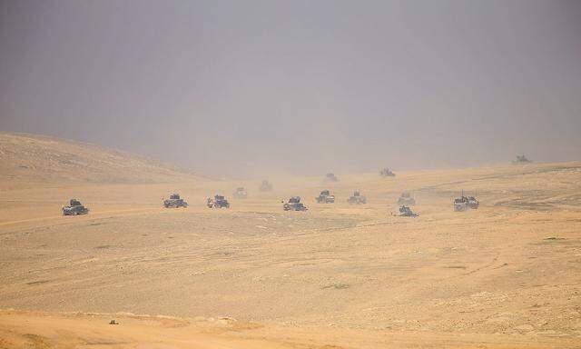 Spezialeinheiten bei ihrem Vormasch südlich von Mossul. 