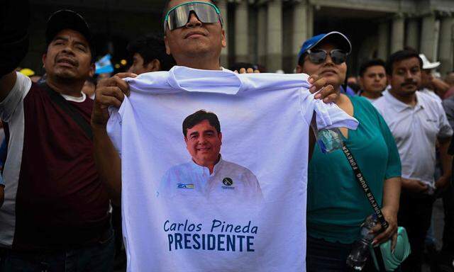 Carlos Pineda ist der dritte von den Wahlen ausgeschlossene Präsidentschaftskandidat. Er führte zuletzt in den Umfragen. 